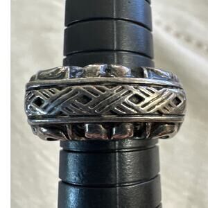 Size 6.75 Ring Black & Silver Tone Scroll on Sides Weave on Top Chunky Statement